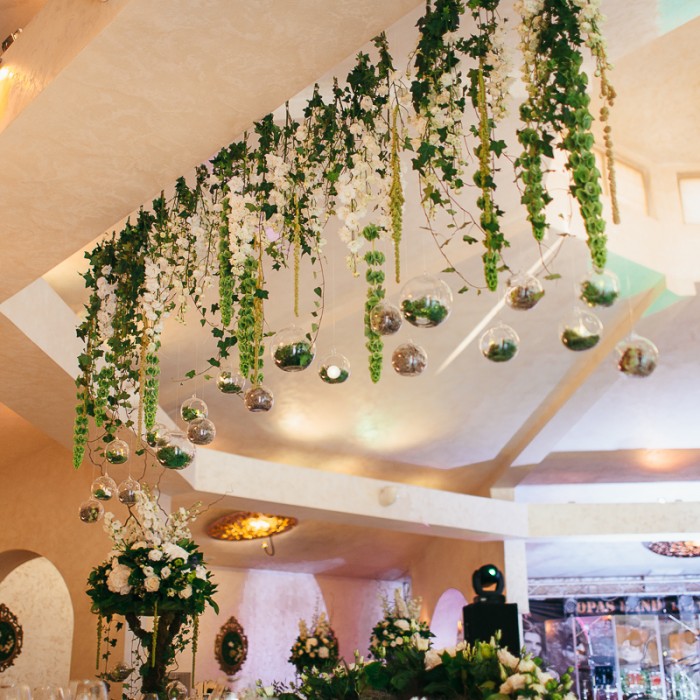 ARANJAMENTE-FLORALE-NUNTA-LA-SERATTA-ENCHANTED-FOREST (13)